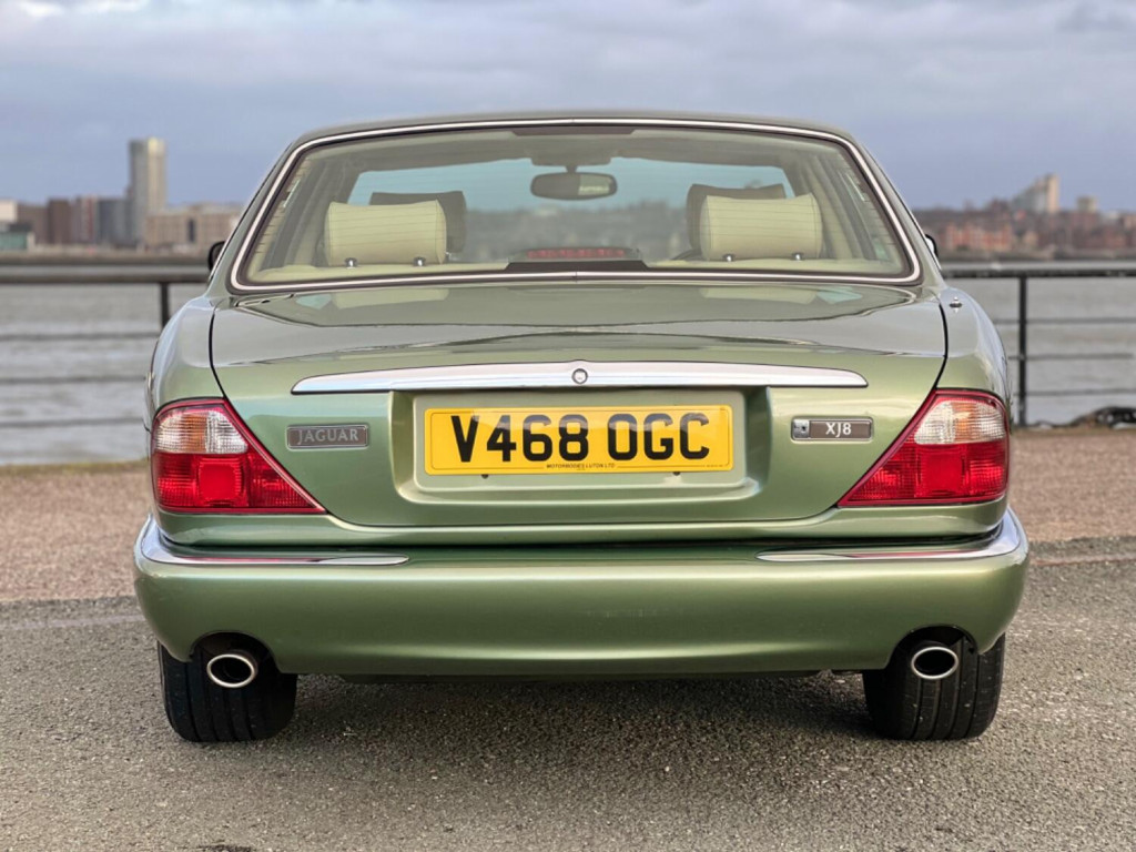 JAGUAR XJ