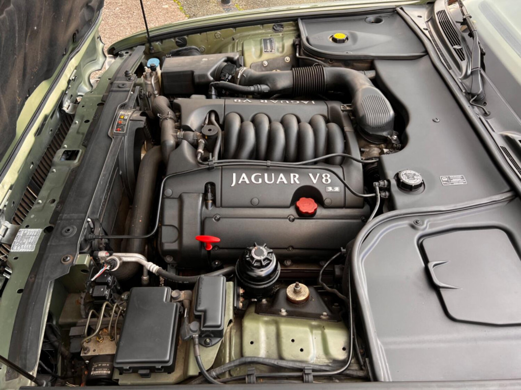 JAGUAR XJ
