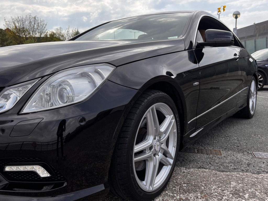 MERCEDES-BENZ E CLASS