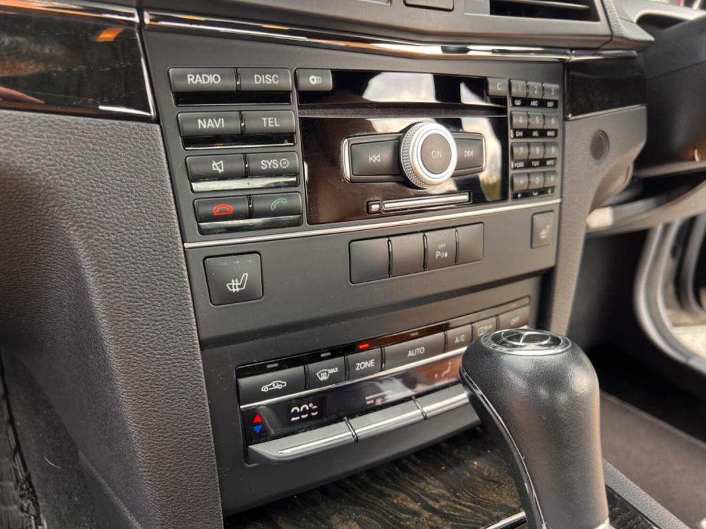 MERCEDES-BENZ E CLASS