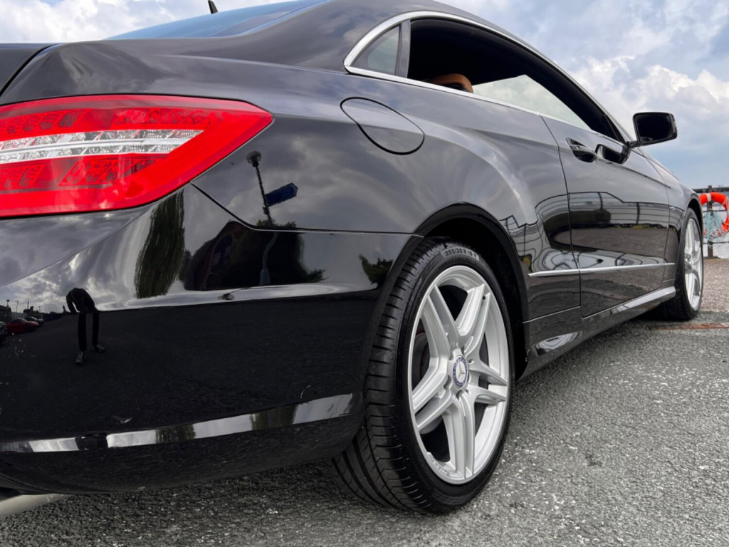 MERCEDES-BENZ E CLASS