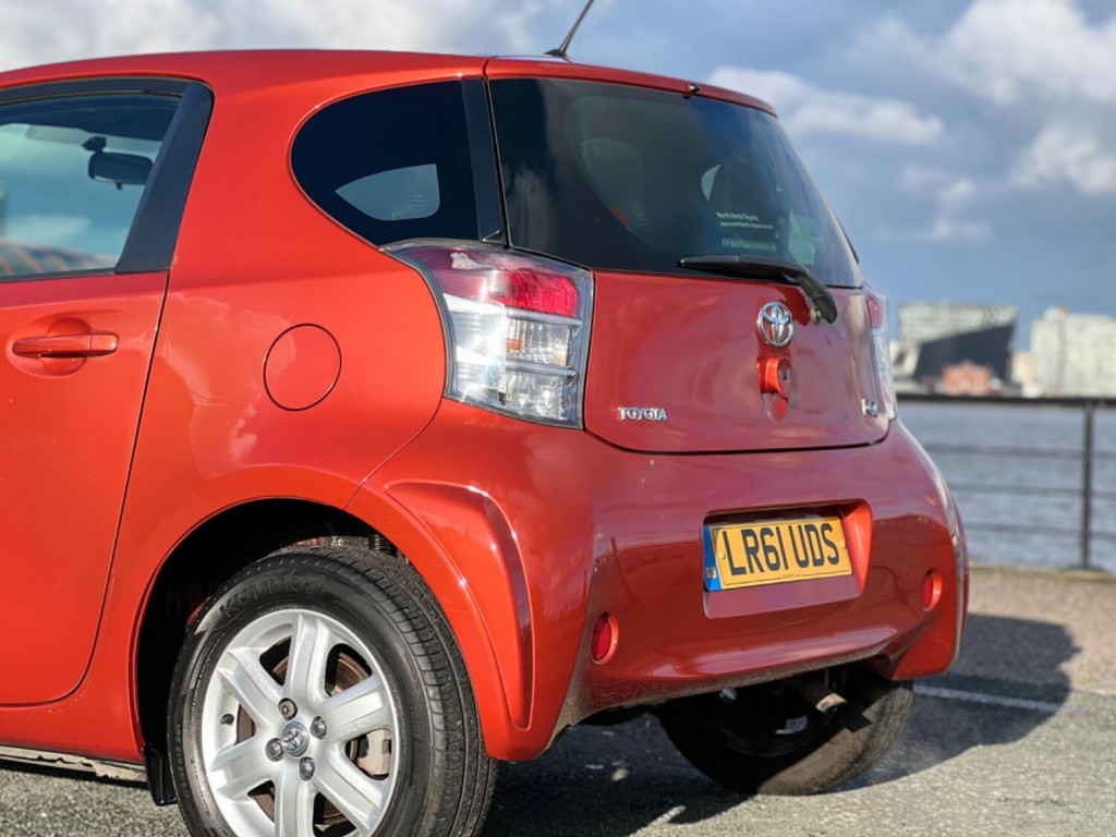 TOYOTA IQ