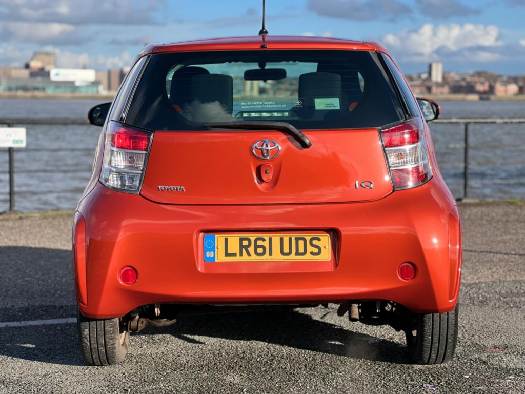 TOYOTA IQ