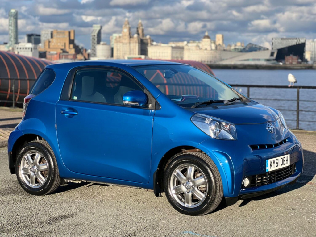 TOYOTA IQ