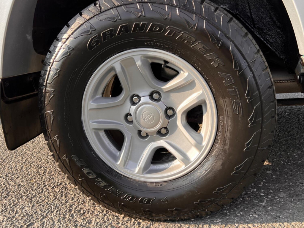 TOYOTA LAND CRUISER COLORADO