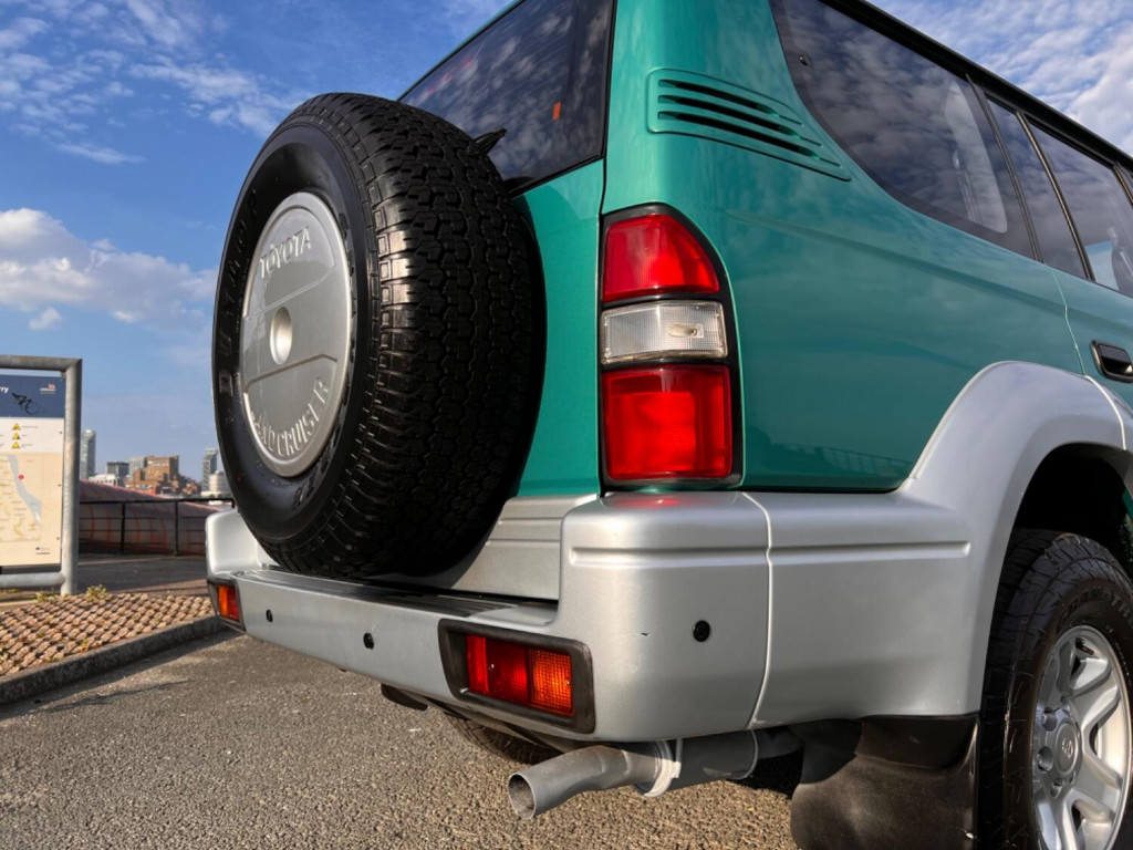 TOYOTA LAND CRUISER COLORADO