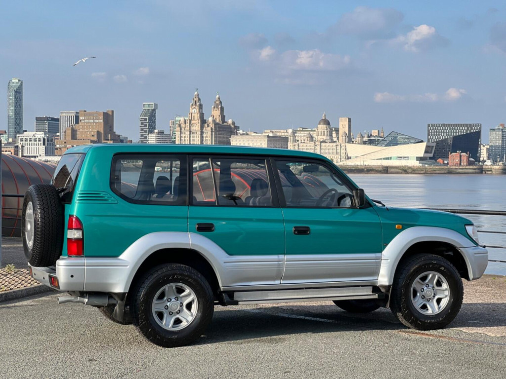 TOYOTA LAND CRUISER COLORADO