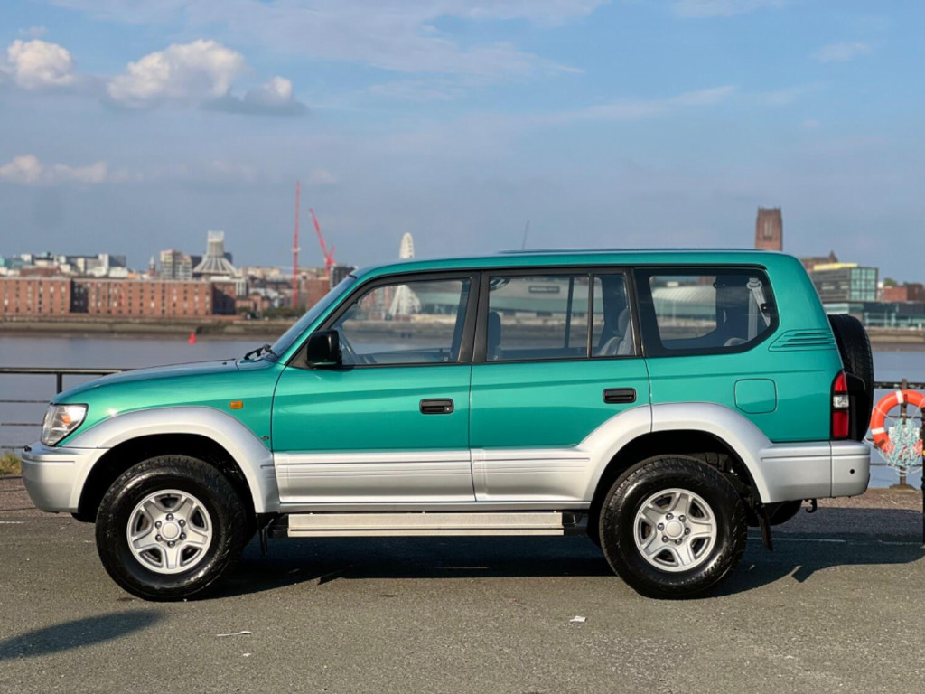 TOYOTA LAND CRUISER COLORADO