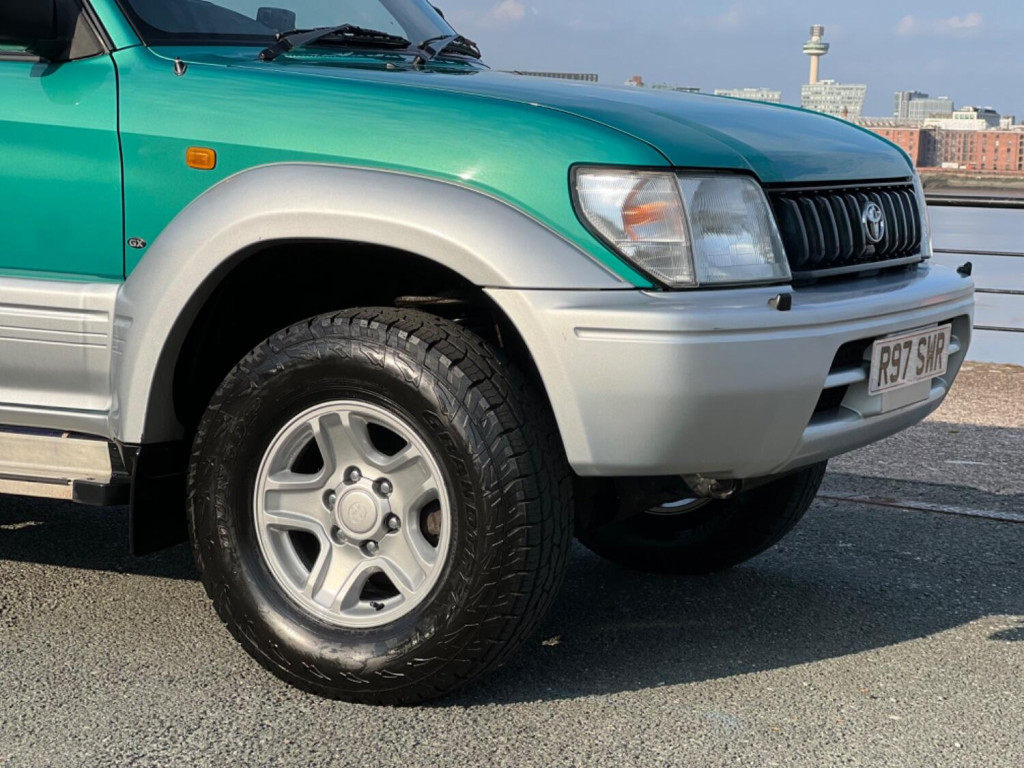 TOYOTA LAND CRUISER COLORADO