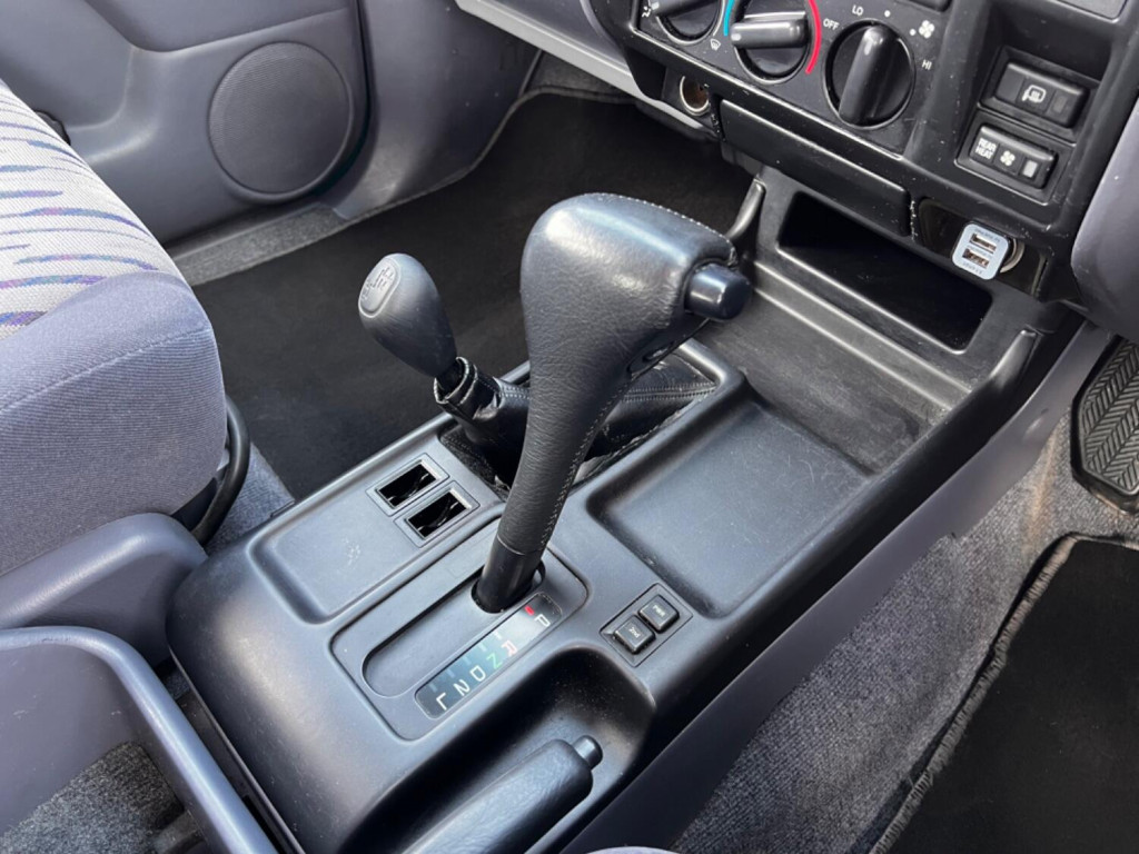 TOYOTA LAND CRUISER COLORADO