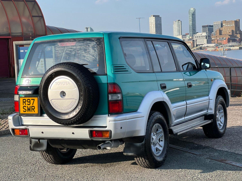 TOYOTA LAND CRUISER COLORADO