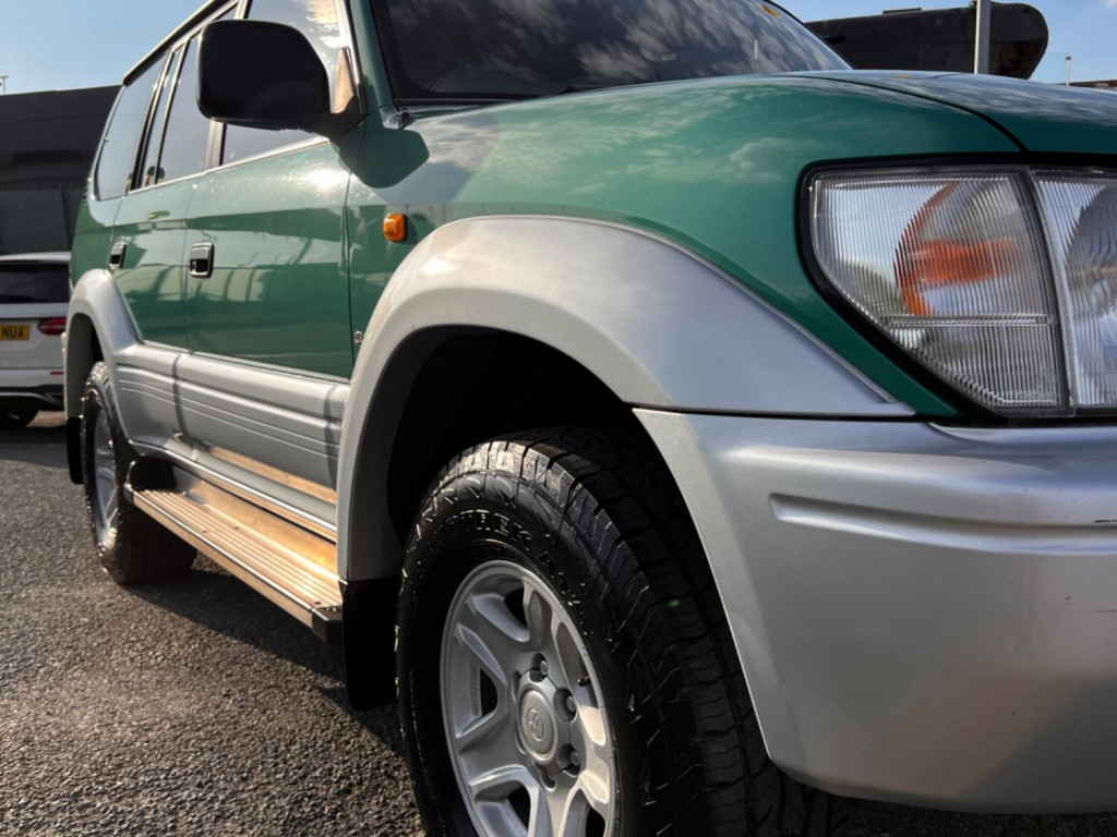 TOYOTA LAND CRUISER COLORADO