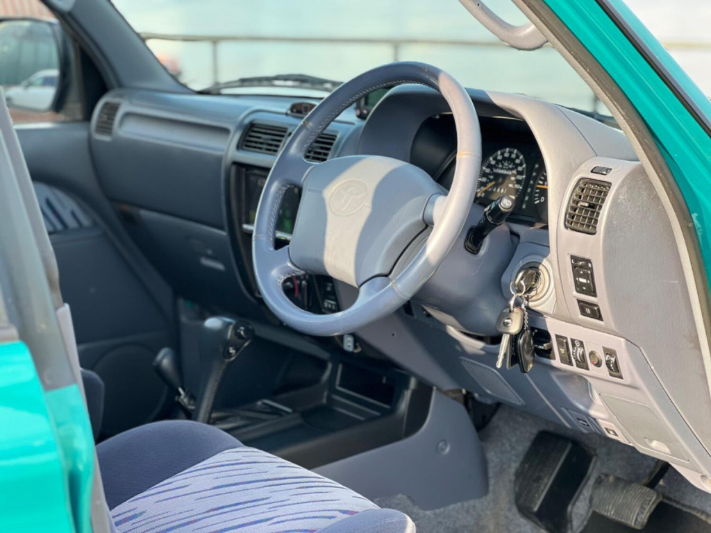 TOYOTA LAND CRUISER COLORADO