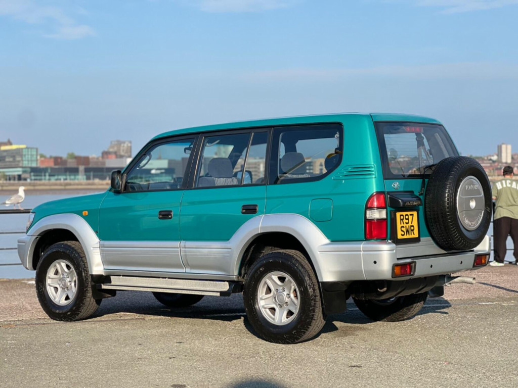 TOYOTA LAND CRUISER COLORADO