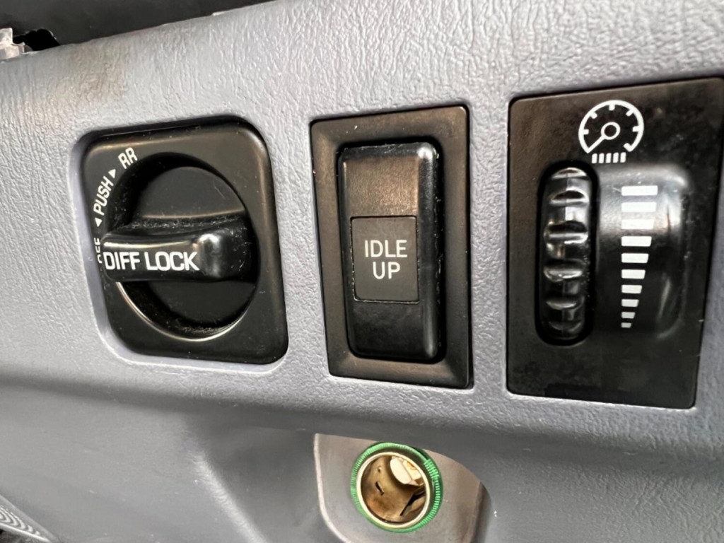 TOYOTA LAND CRUISER COLORADO