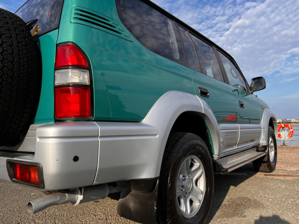 TOYOTA LAND CRUISER COLORADO