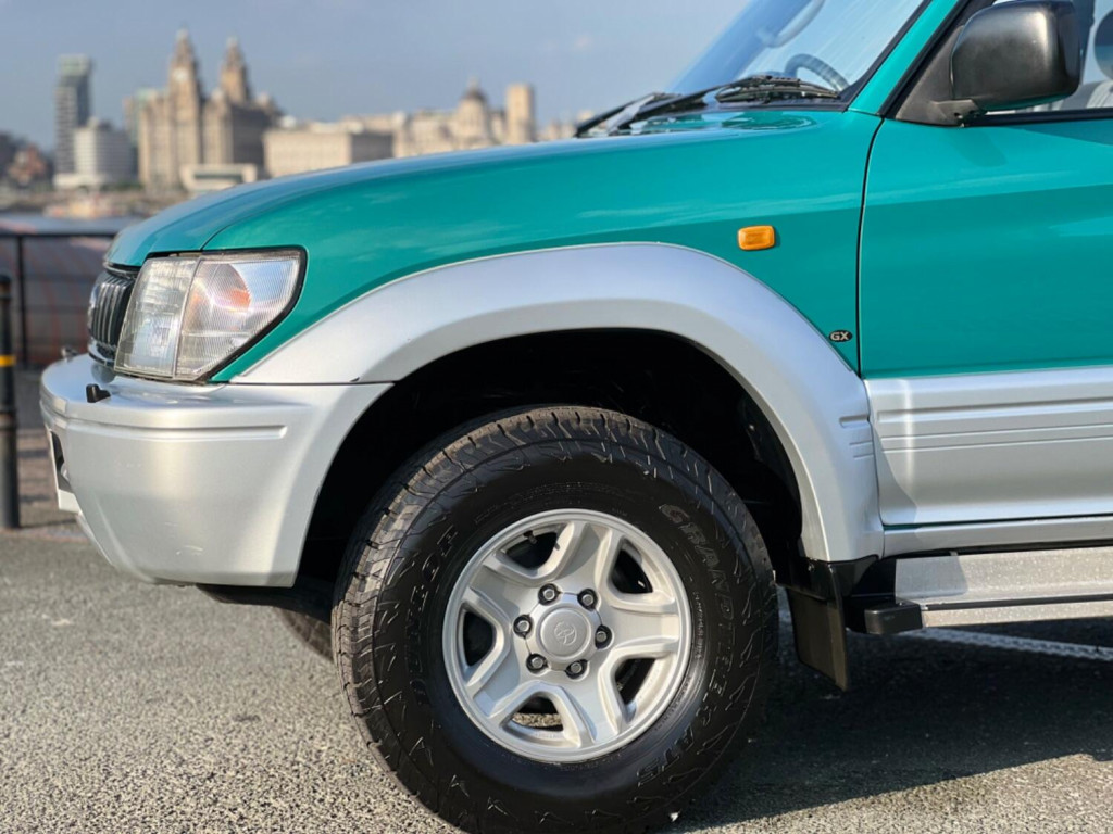 TOYOTA LAND CRUISER COLORADO