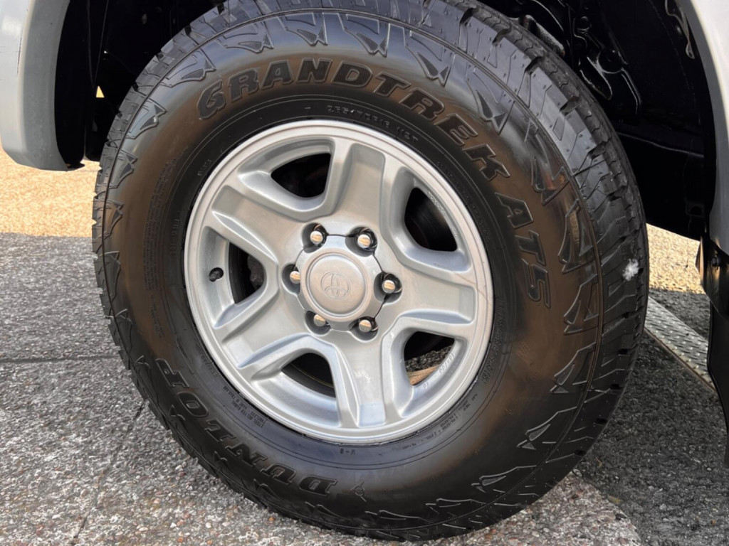 TOYOTA LAND CRUISER COLORADO