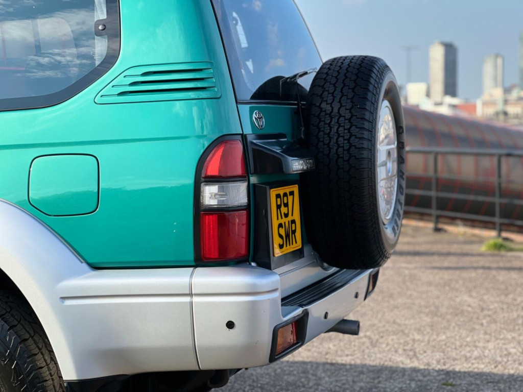 TOYOTA LAND CRUISER COLORADO