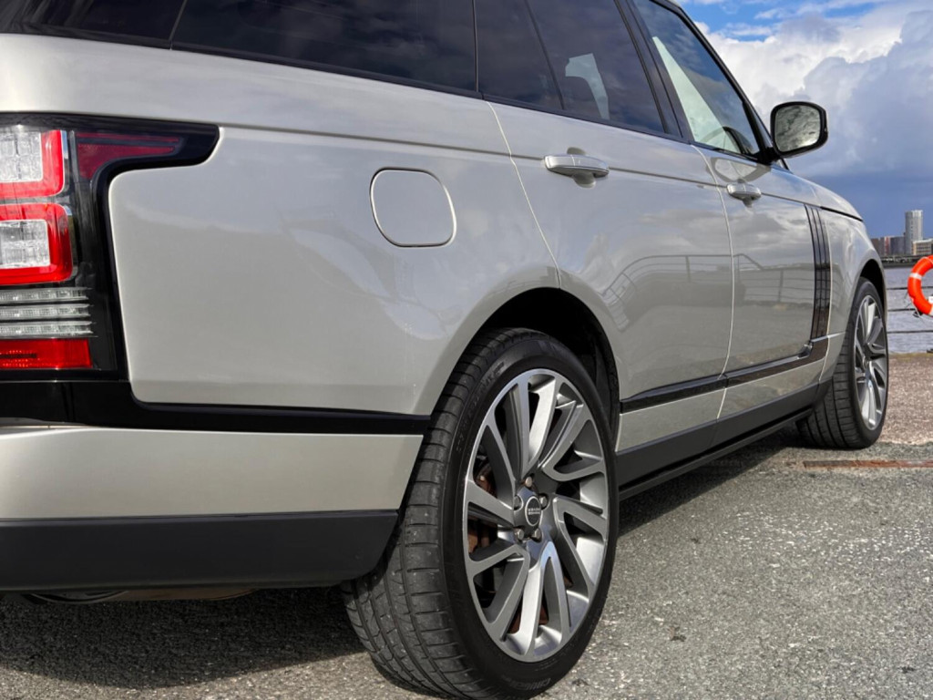 LAND ROVER RANGE ROVER