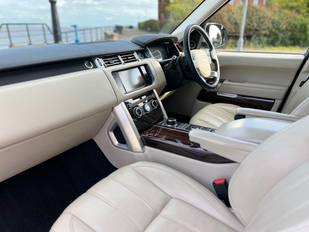 LAND ROVER RANGE ROVER