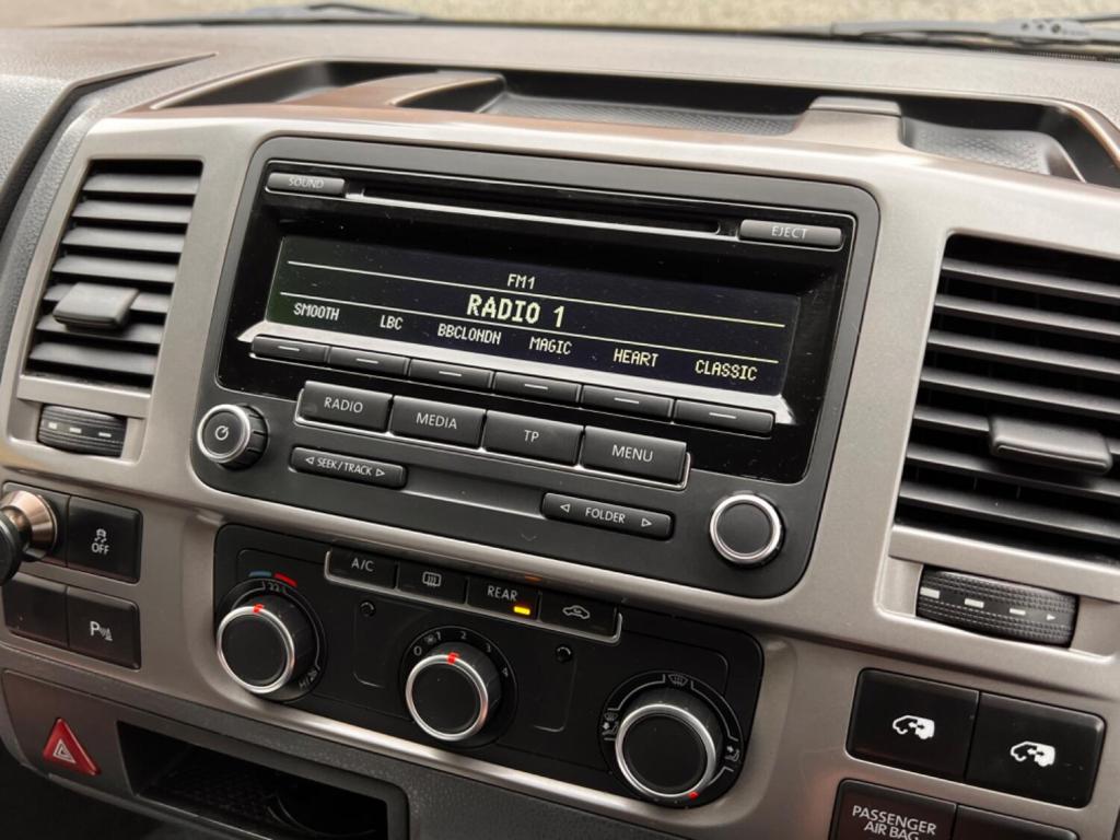 VOLKSWAGEN TRANSPORTER