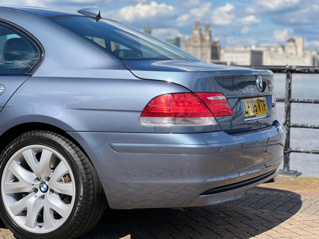 BMW 7 SERIES