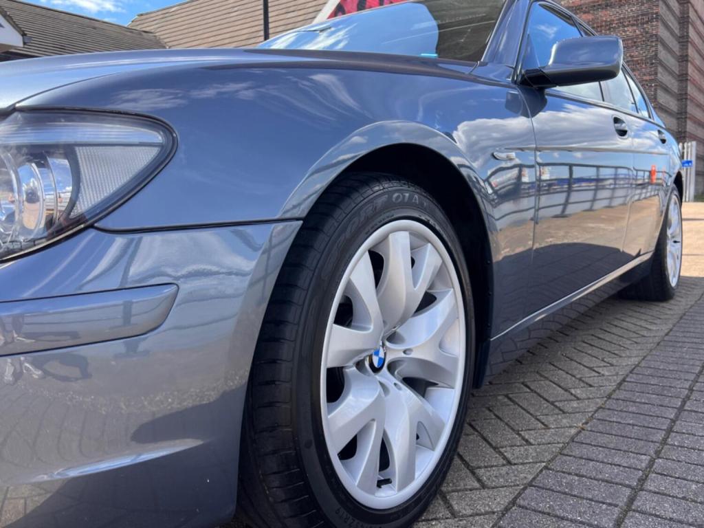 BMW 7 SERIES