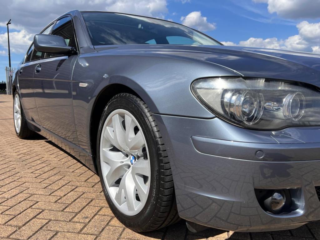 BMW 7 SERIES