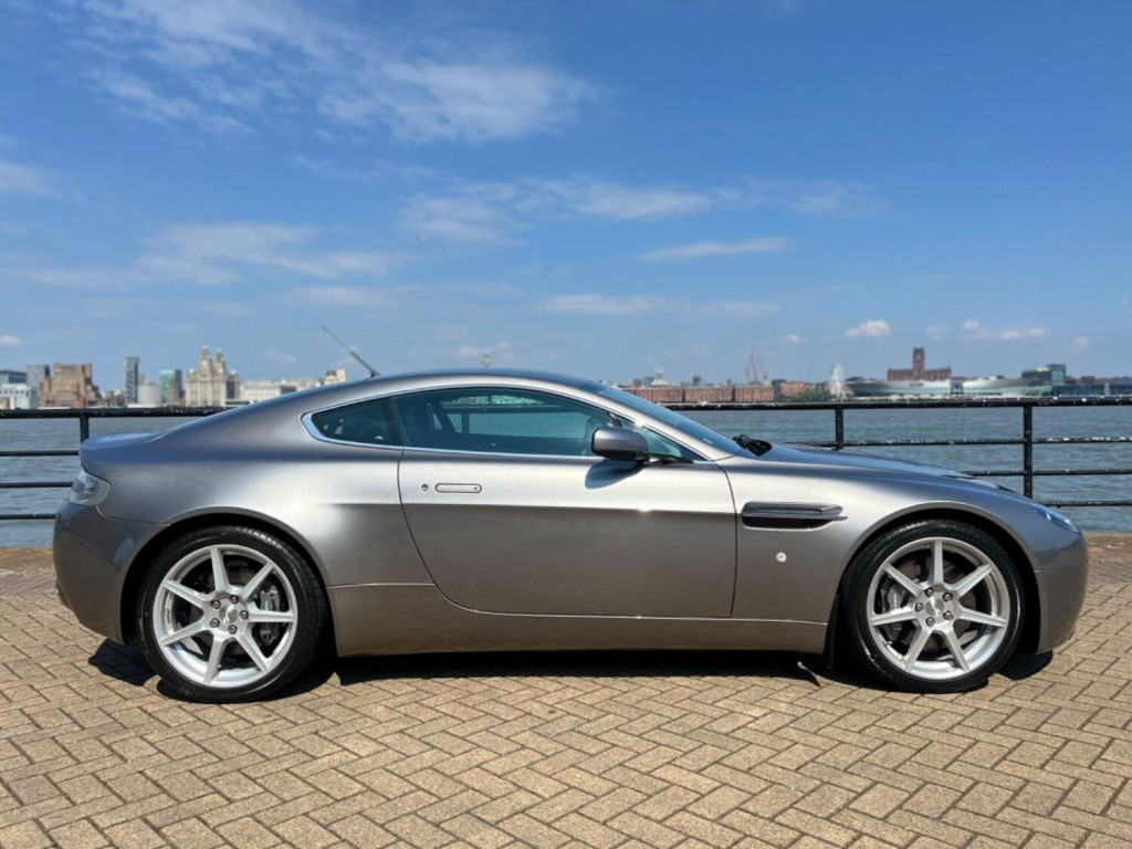 View ASTON MARTIN VANTAGE 4.3 V8