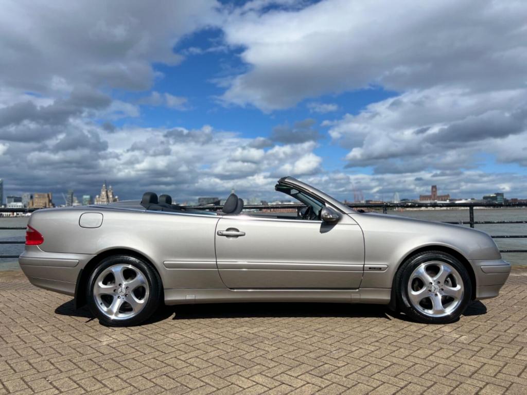 View MERCEDES-BENZ CLK 3.2 CLK320 Avantgarde
