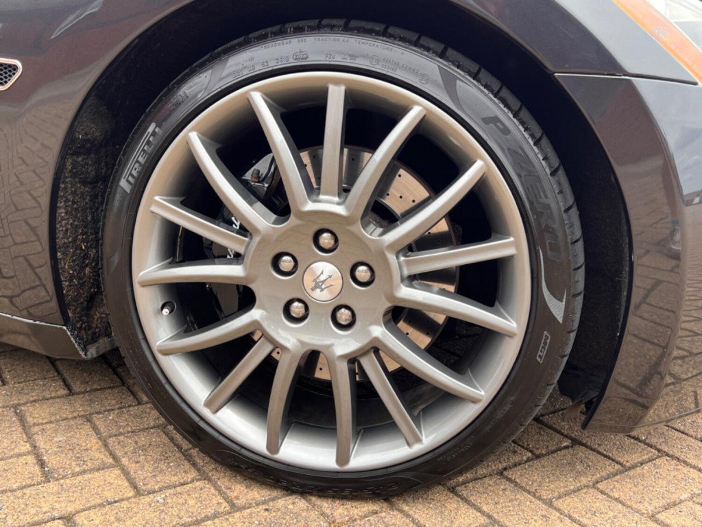 MASERATI GRANTURISMO