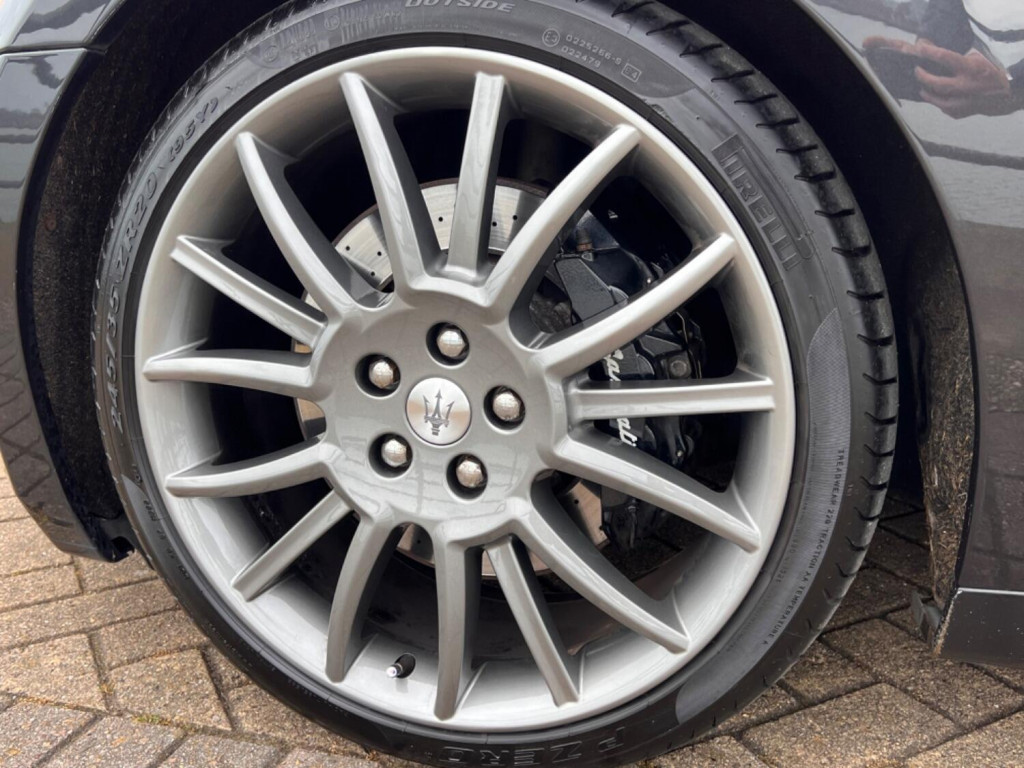 MASERATI GRANTURISMO