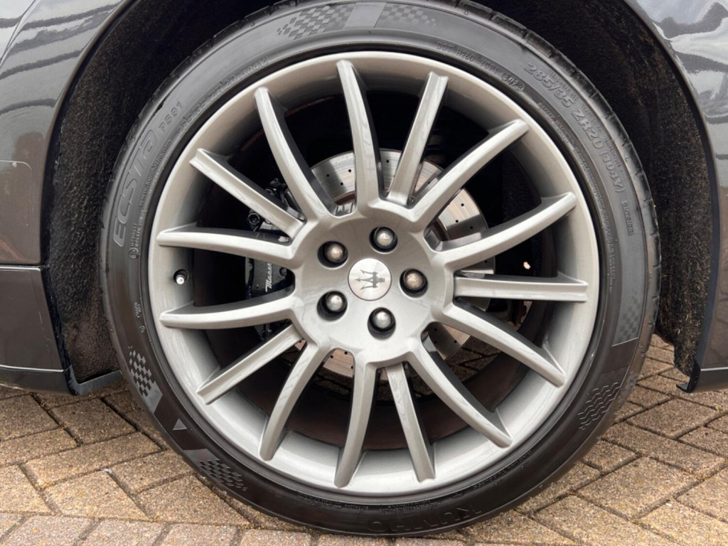 MASERATI GRANTURISMO