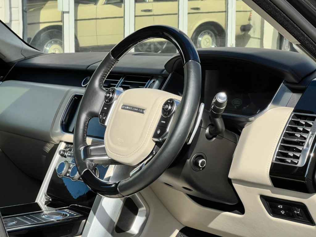 LAND ROVER RANGE ROVER