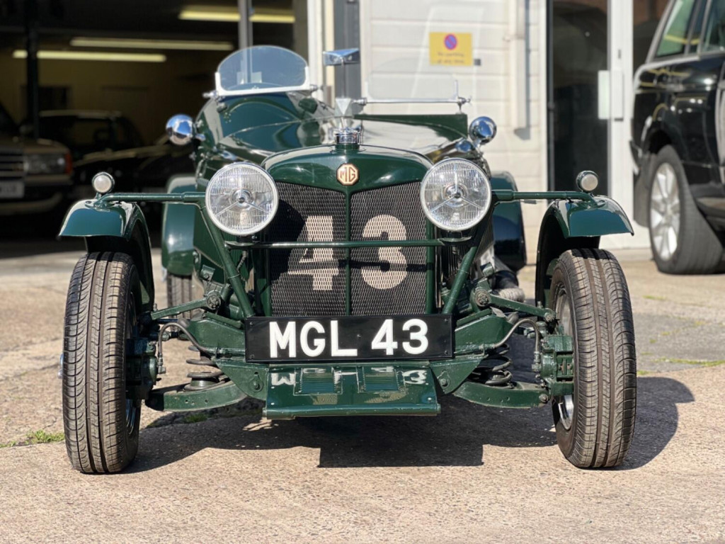 MG ROADSTER