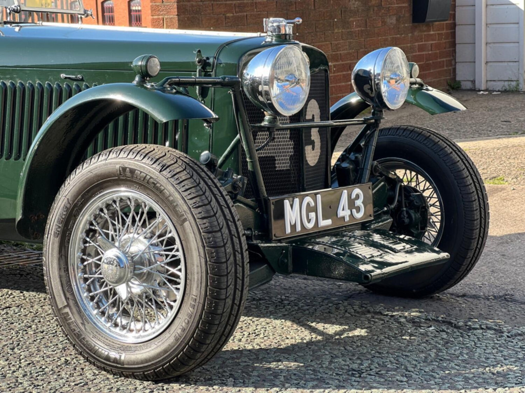 MG ROADSTER