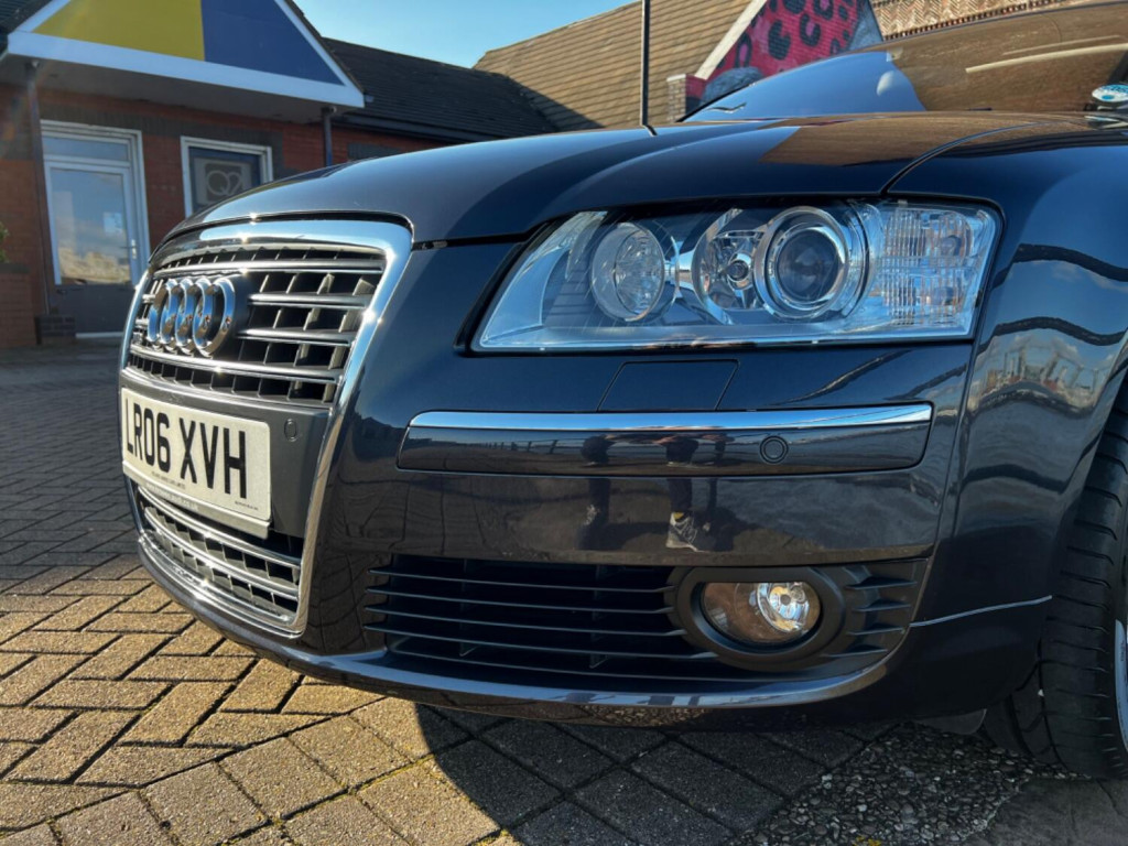 AUDI A8