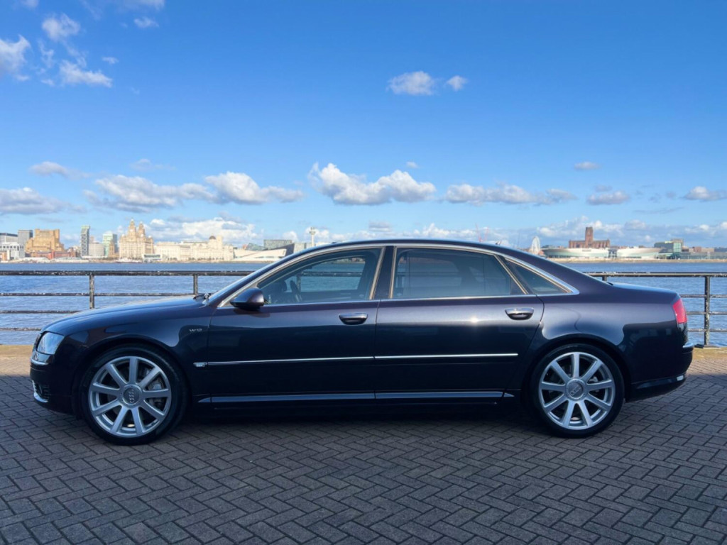 AUDI A8