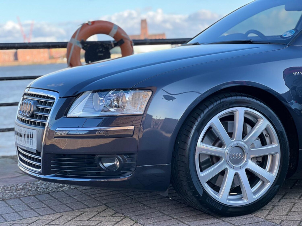 AUDI A8