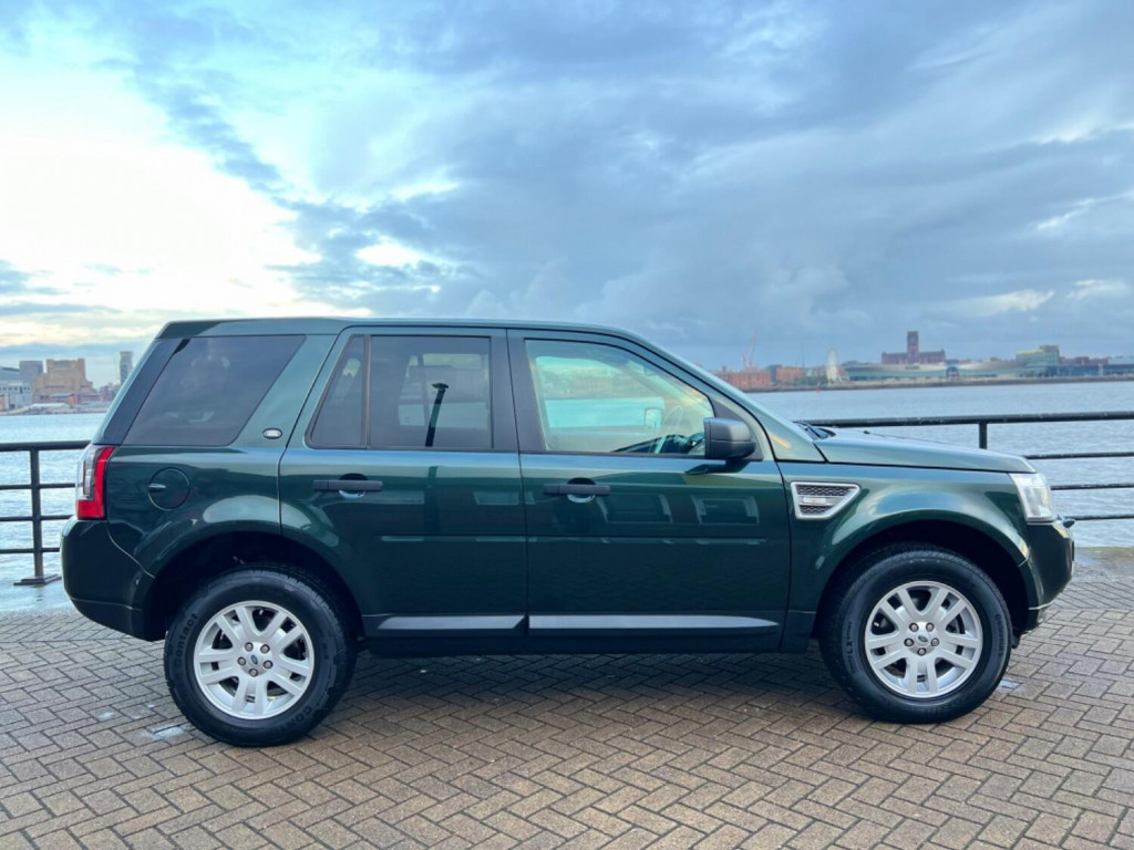 View LAND ROVER FREELANDER 2 2.2 TD4 XS