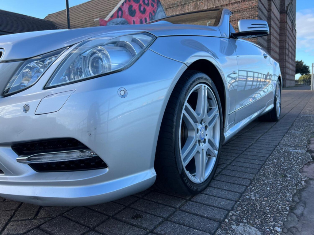 MERCEDES-BENZ E CLASS