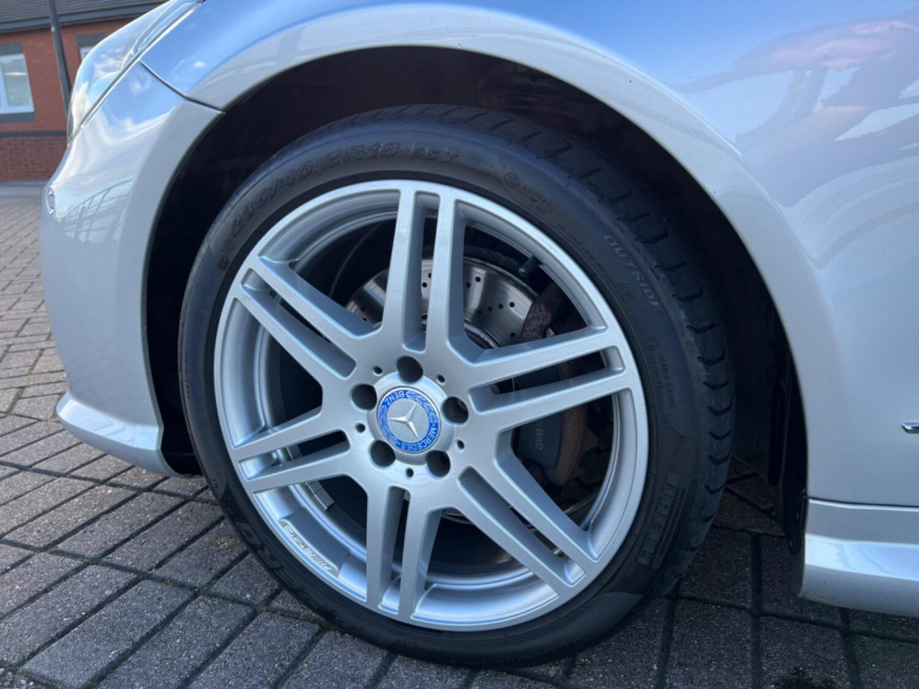 MERCEDES-BENZ E CLASS