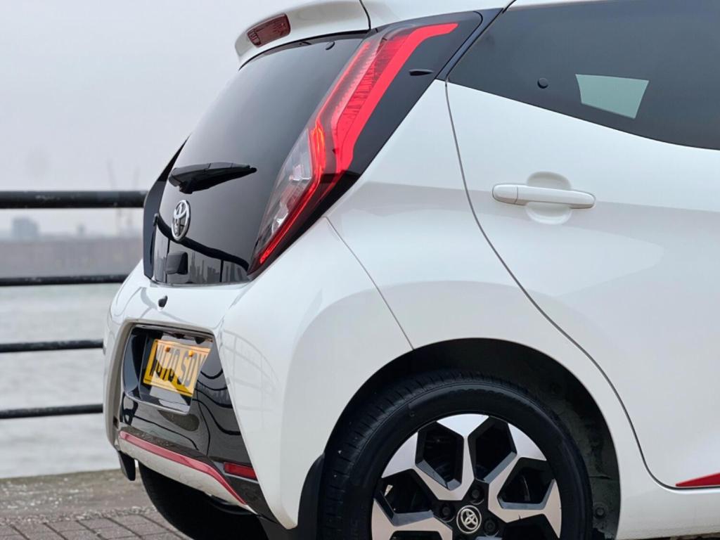 View TOYOTA AYGO 1.0 VVT-i x-trend