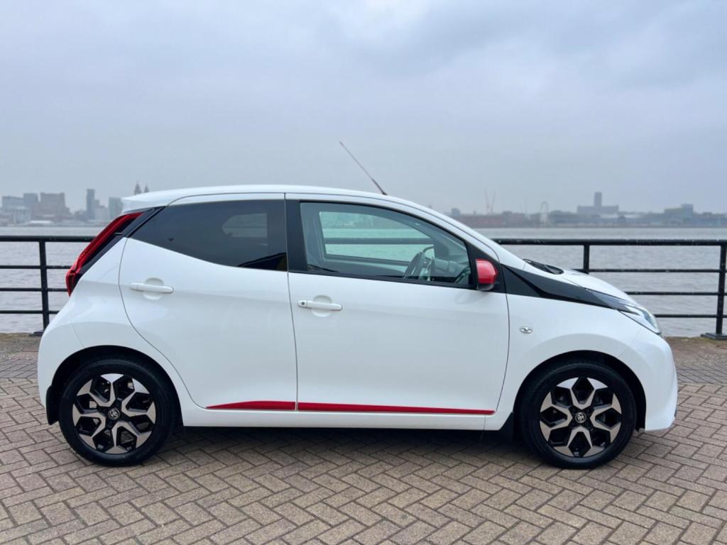 View TOYOTA AYGO 1.0 VVT-i x-trend