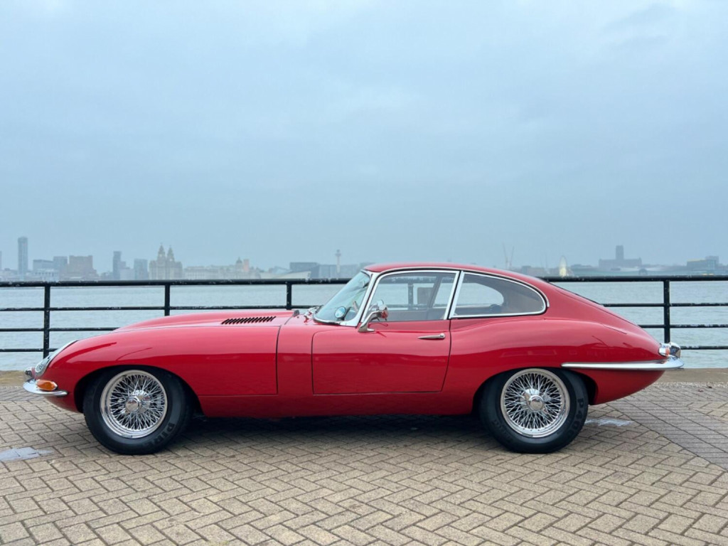 View JAGUAR E-TYPE Series 1 4.2 FHC
