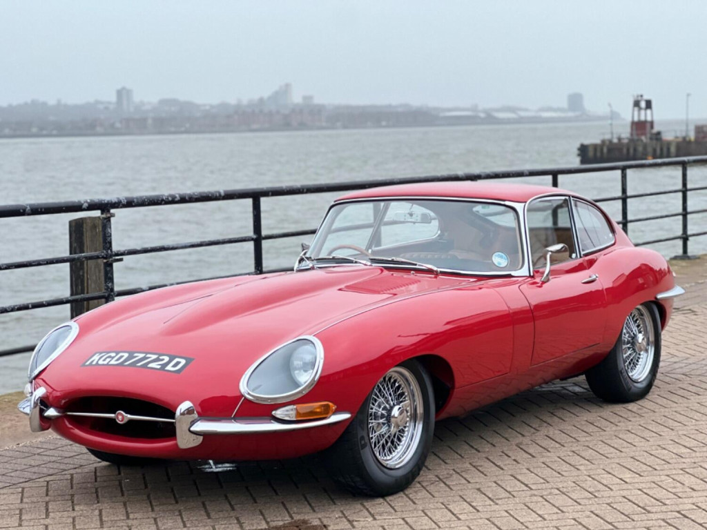 View JAGUAR E-TYPE Series 1 4.2 FHC