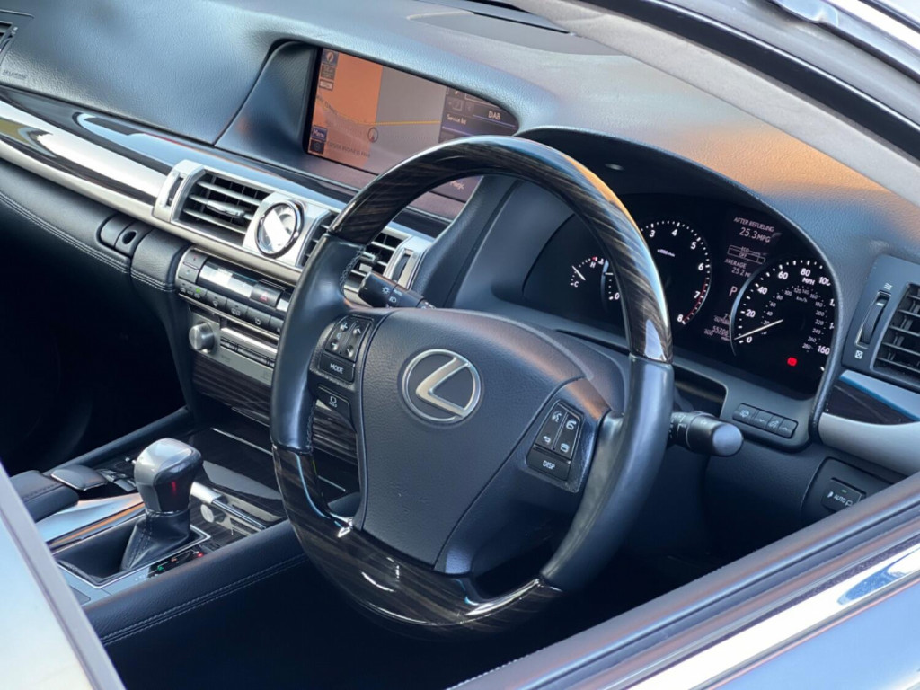 LEXUS LS