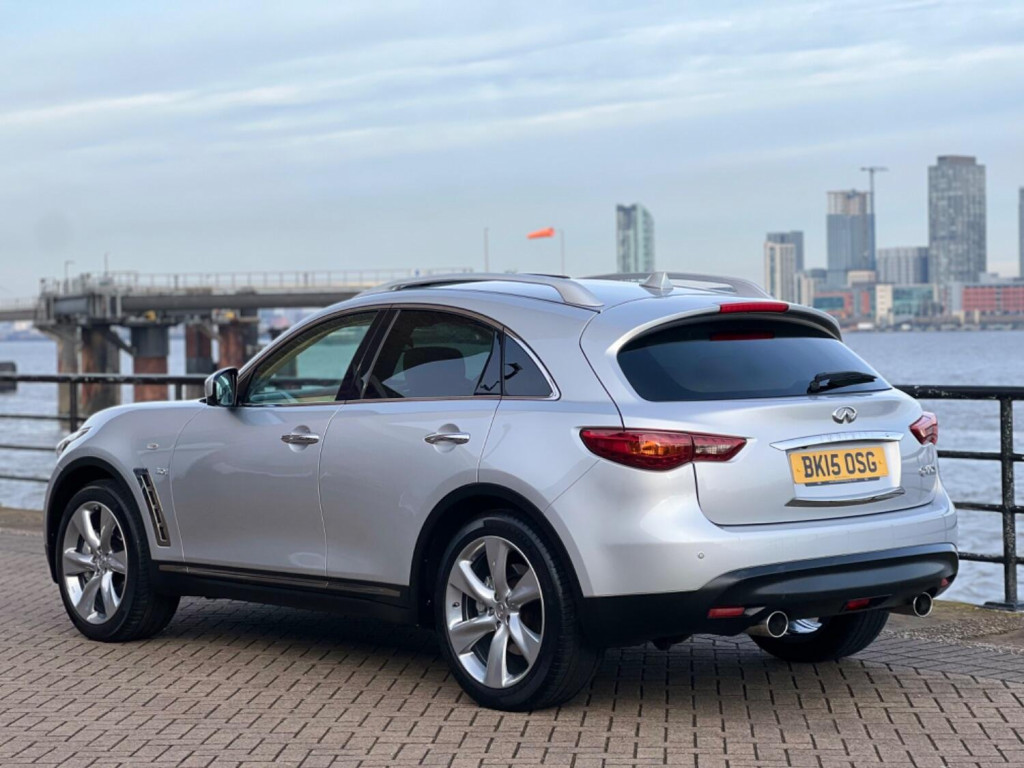 INFINITI QX70
