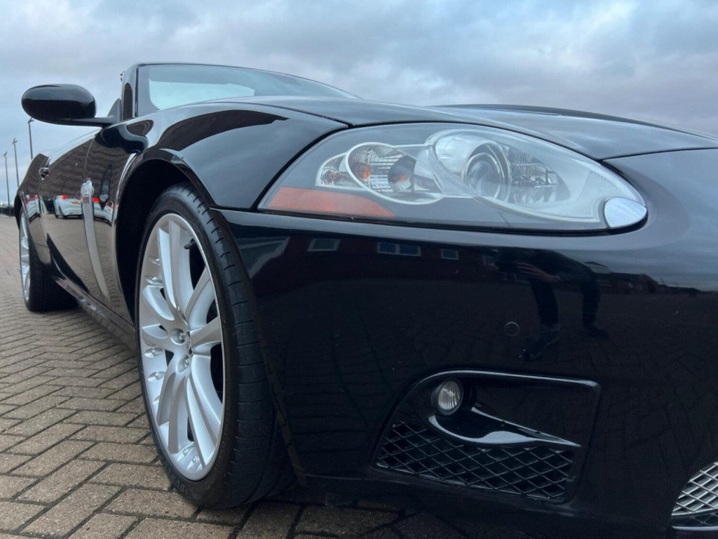 JAGUAR XKR